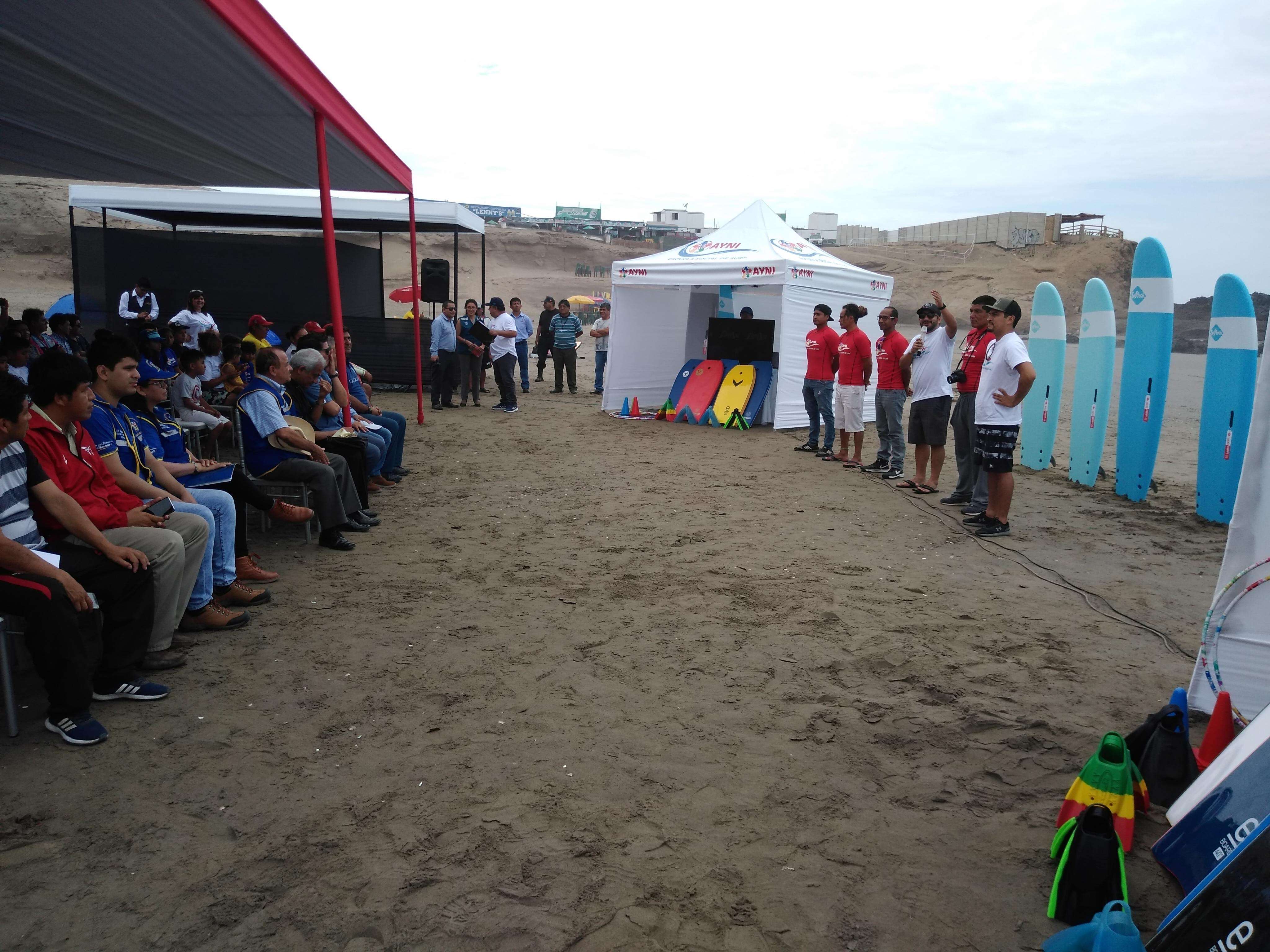 Huaura inaugura su primera escuela de tabla 