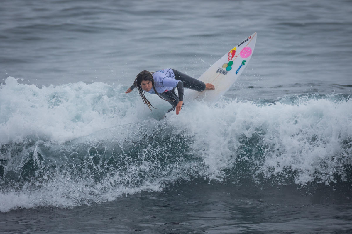 Peruanas debutan con victoria en mundial femenino de surf en Chile