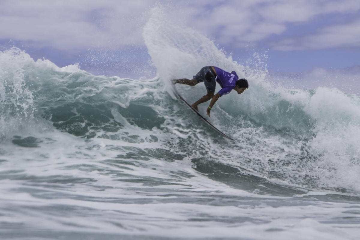 WQS Juninho Urcia y Alonso Correa avanzan a cuarta ronda del Itacaré