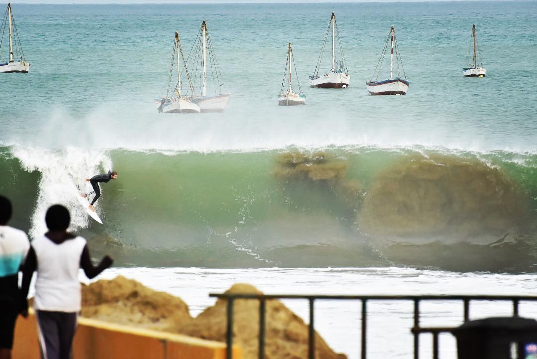 [PORTADA] Jeronimo Castagnetto aplicando toda la clase tubera en Cabo Blanco