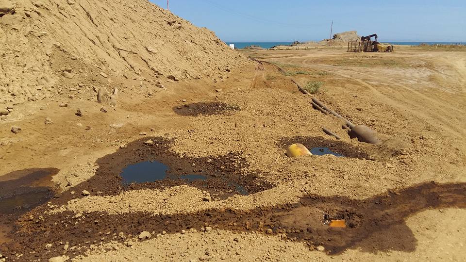 Nuevo derrame de petr&oacute;leo en playa de Lobitos pone en alerta a sus pobladores 