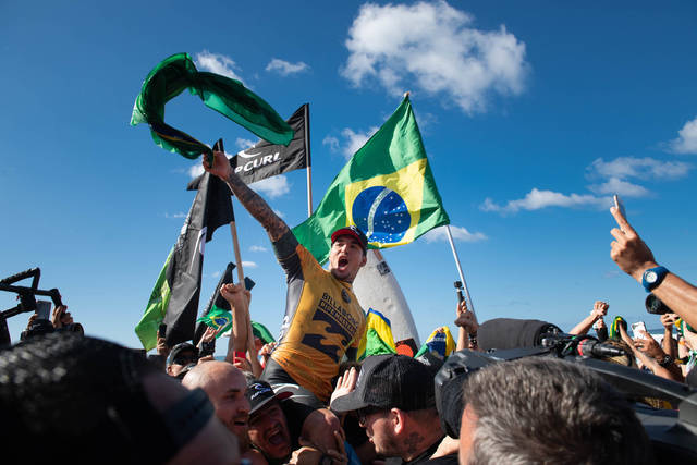 Fest&iacute;n redondo para Gabriel Medina que tambi&eacute;n vence en el Pipe Masters