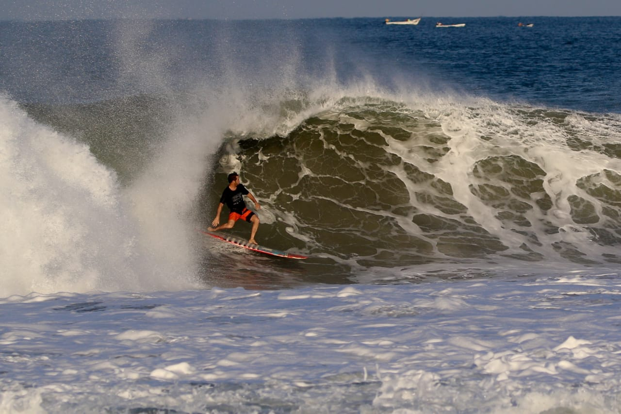 Tamil Martino la viene rompiendo en Puerto Escondido 