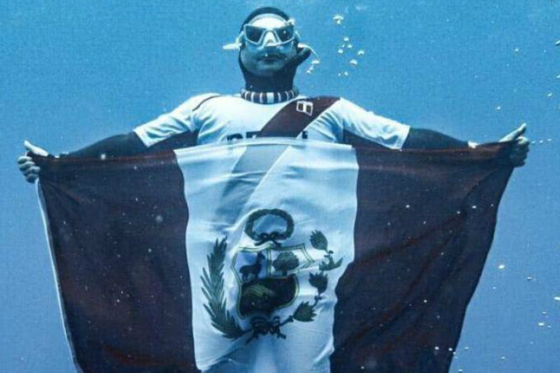 Peruano impuso r&eacute;cord nacional de APNEA en Honduras