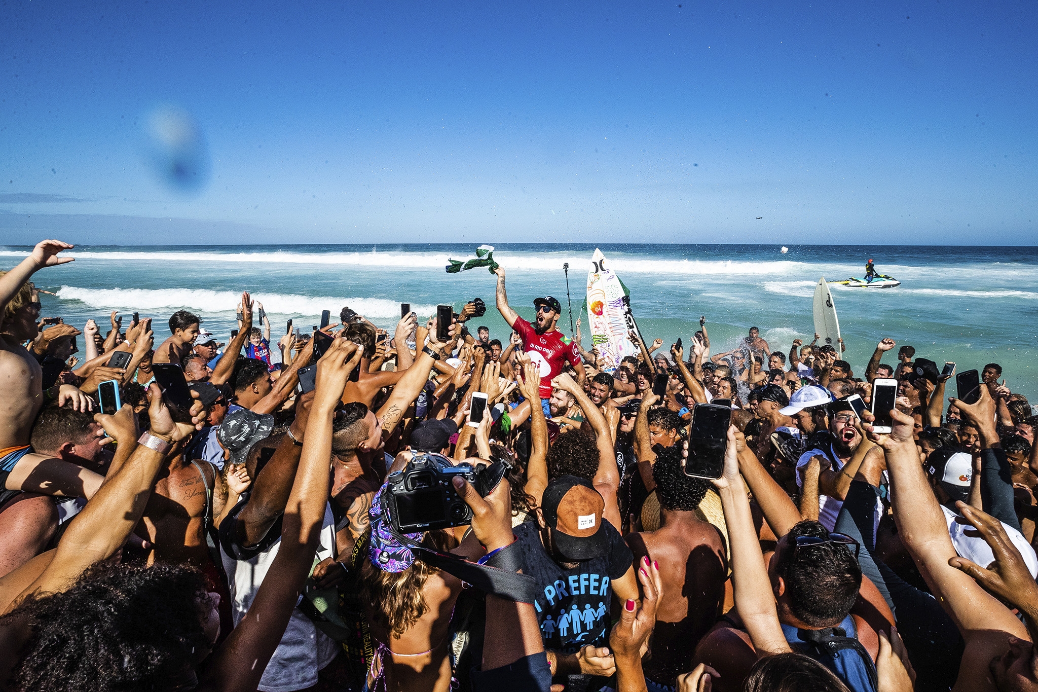 "Sindicato" de surfistas llega a un acuerdo por 10 a&ntilde;os con la World Surf League