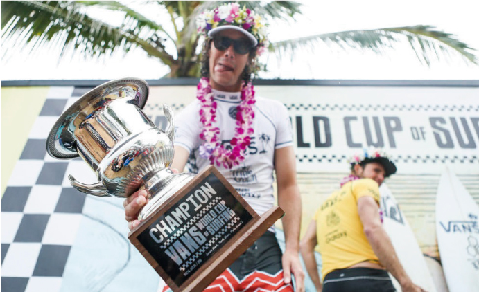 Jordy Smith vence en Sunset Beach 
