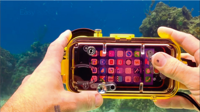 INDUSTRIA - La carcasa que convierte el iPhone en una cámara subacuática 
