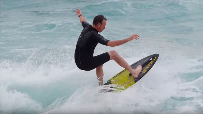 El d&iacute;a que Tony Hawk cambi&oacute; el skate por el skimboard