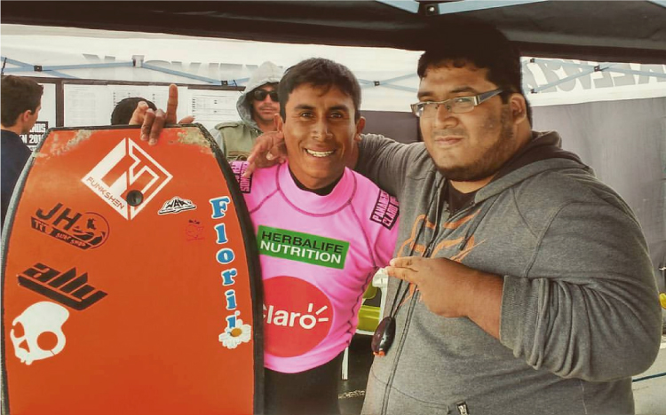 Jorge Hurtado y Pancho Gald&oacute;s ganan las primeras medallas de oro para Per&uacute; en el Panamericano de surf
