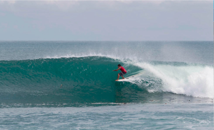 Mundial de Longboard: Clemente gana en el debut y avanza a ronda tres en Nueva Guinea
