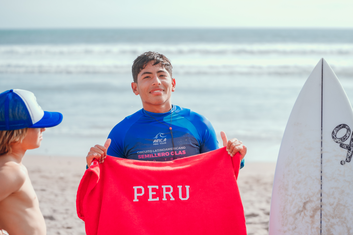 J&oacute;venes surfistas peruanos en el ojo de la prensa local tras triunfos en el Semillero Latinoamericano Pro Tour